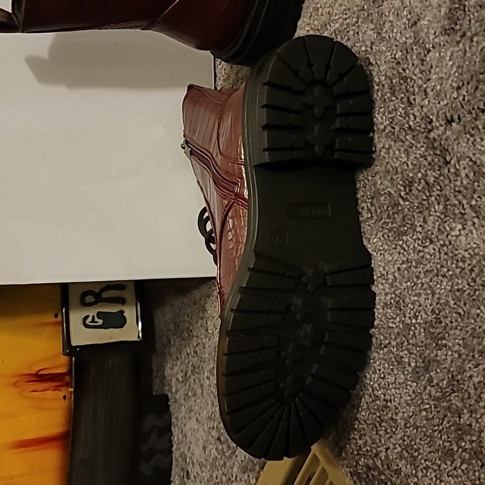 Boots - Picture 3 of 3